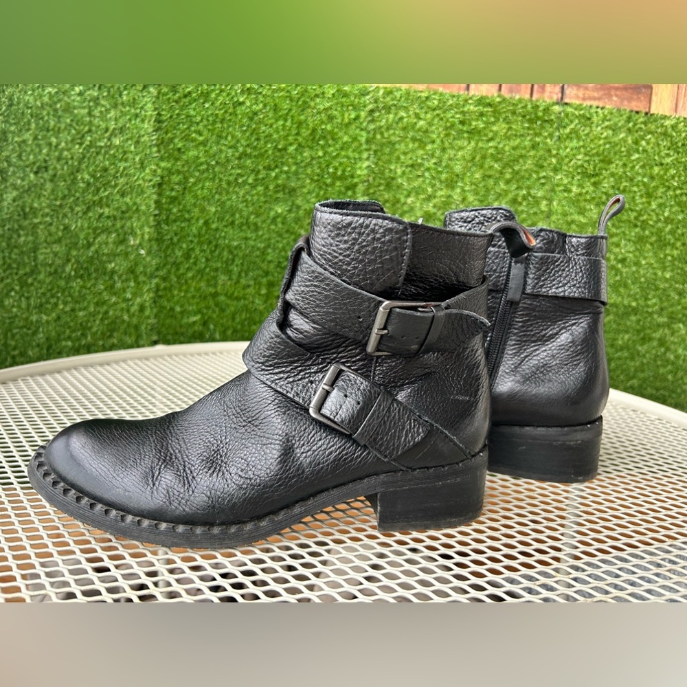 Gentle Soul Black leather Moto boots